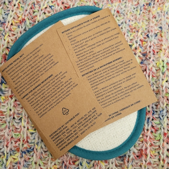 Norwex Skincare Norwex Exfoliating Facial Mitt Poshmark